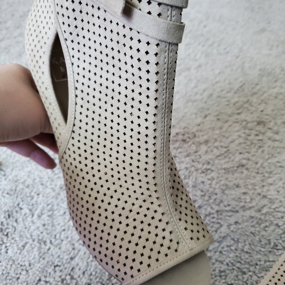 Kaari Blue Tracy Fabric Upper Cream Bow Peep-Toe Ankle Boots Size 9 - Picture 5 of 11